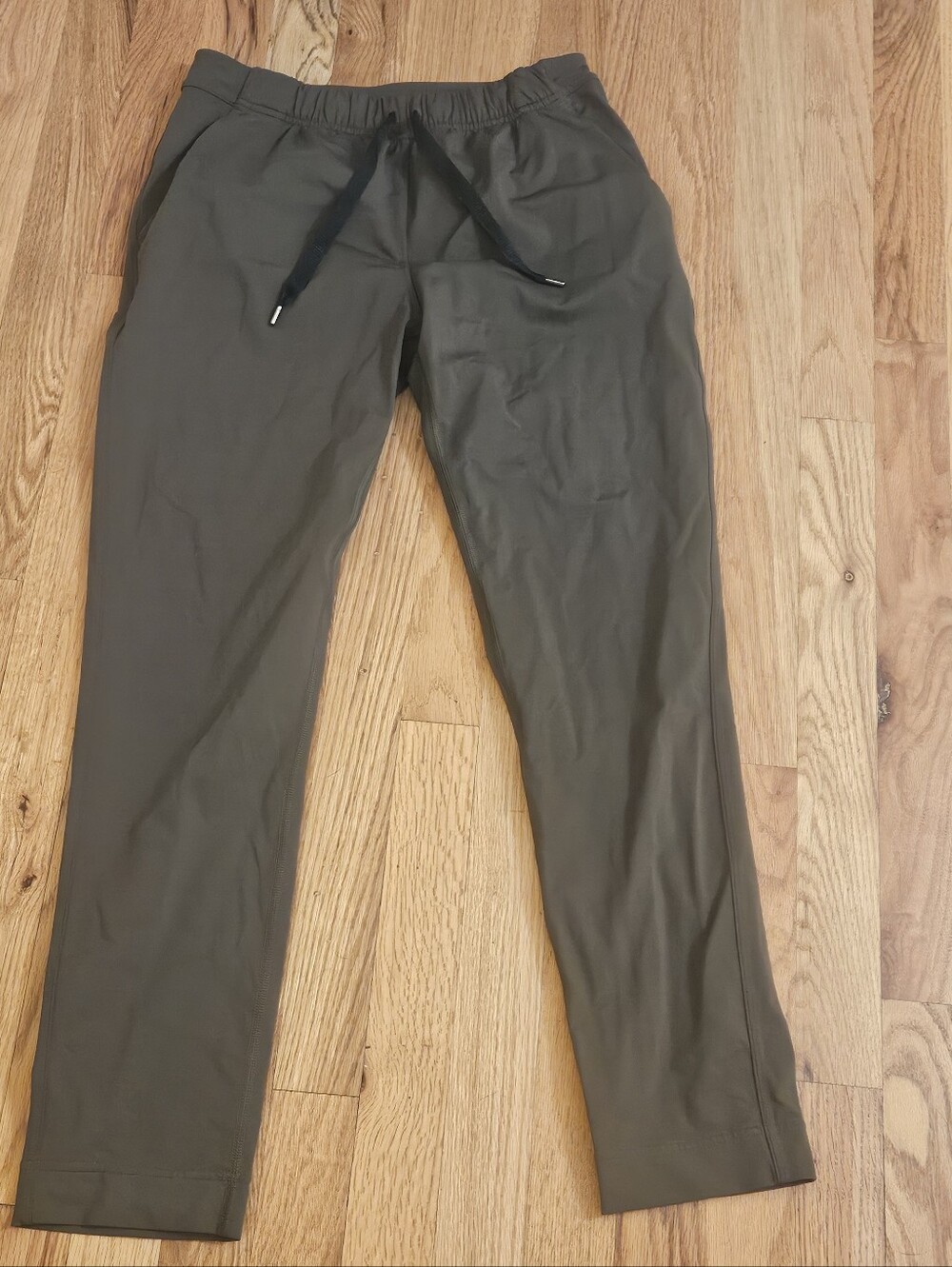 Lululemon Athletica Size 4 EUC